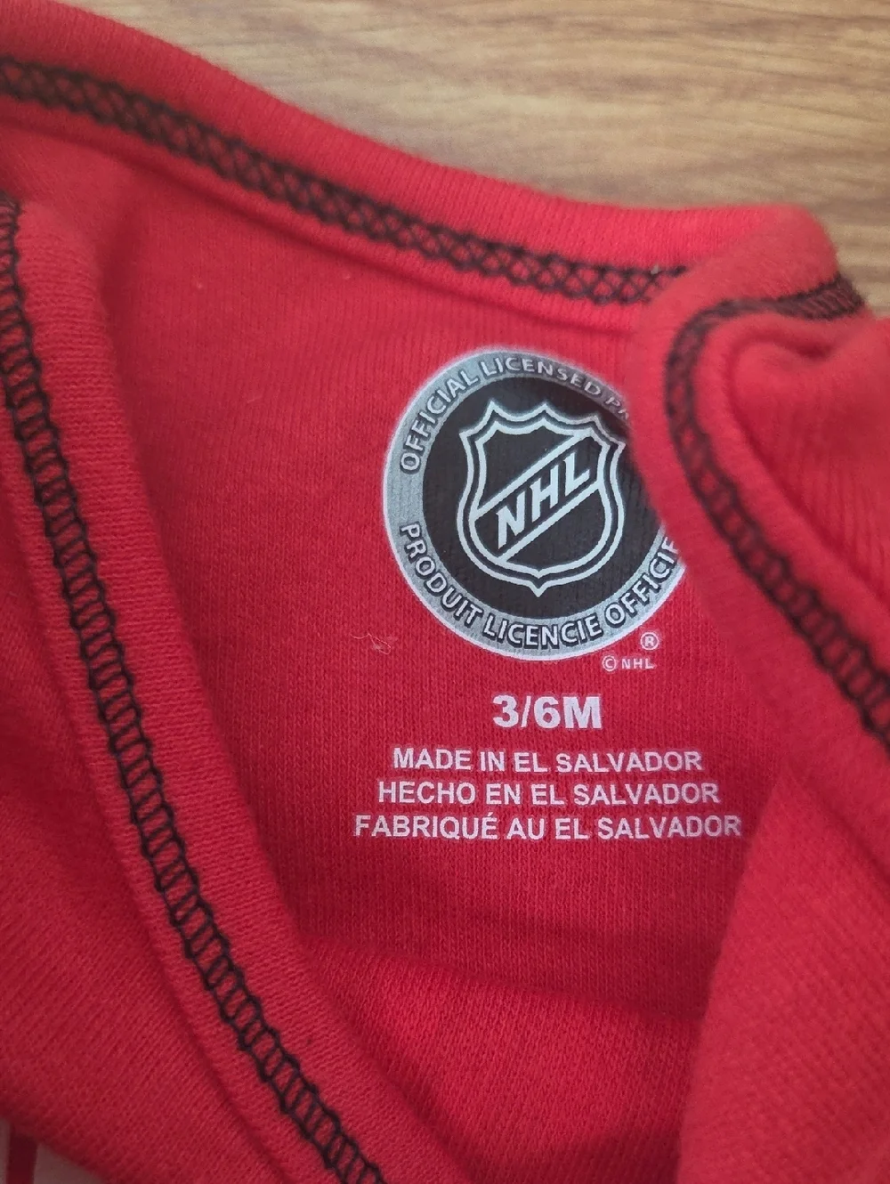 Chicago Blackhawks 3-6M Bodysuit Red NHL Hockey Team Logo NEW